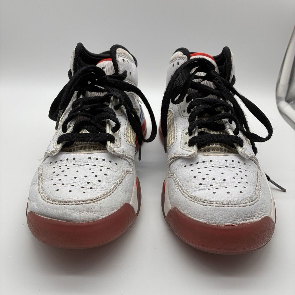 Jordan Mars 270 Lace Up White Black University Red Youth Size 5.5 Pre Owned.
